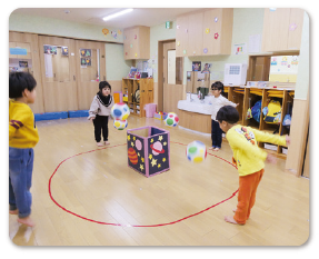 ボール遊び